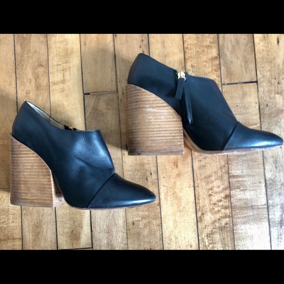 Chloe’ Wood Clog Style Black Leather Bootie - Picture 1 of 3